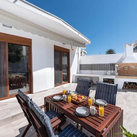 Semesterbostad Ritas Modern In-city House *