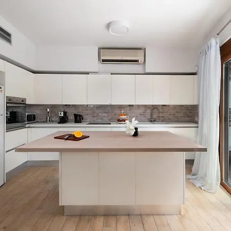 Ritas Modern In-city House Родос